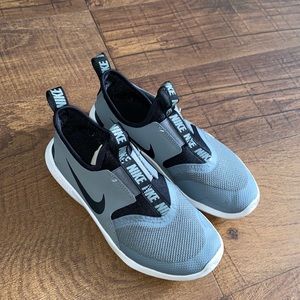 Boys Nike Flex Runner.